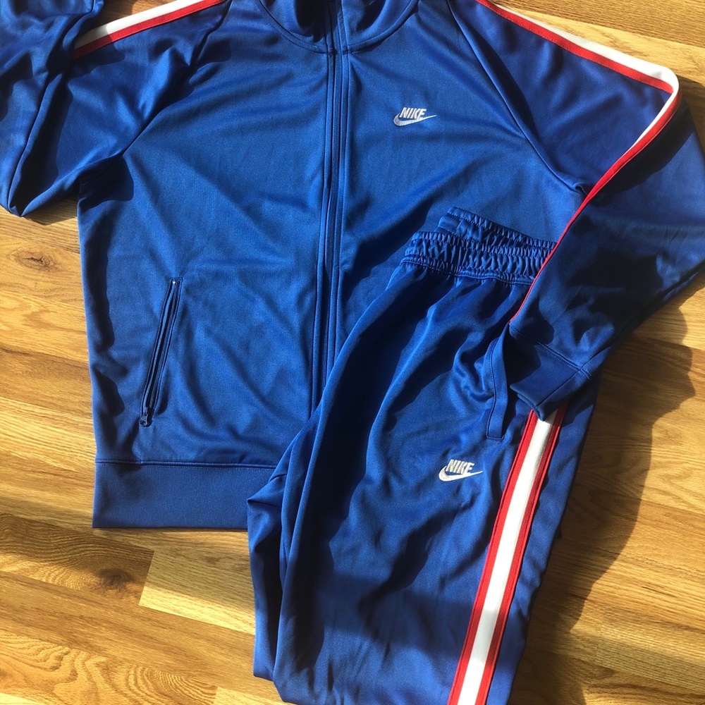 NIKE Track Suit 🔥